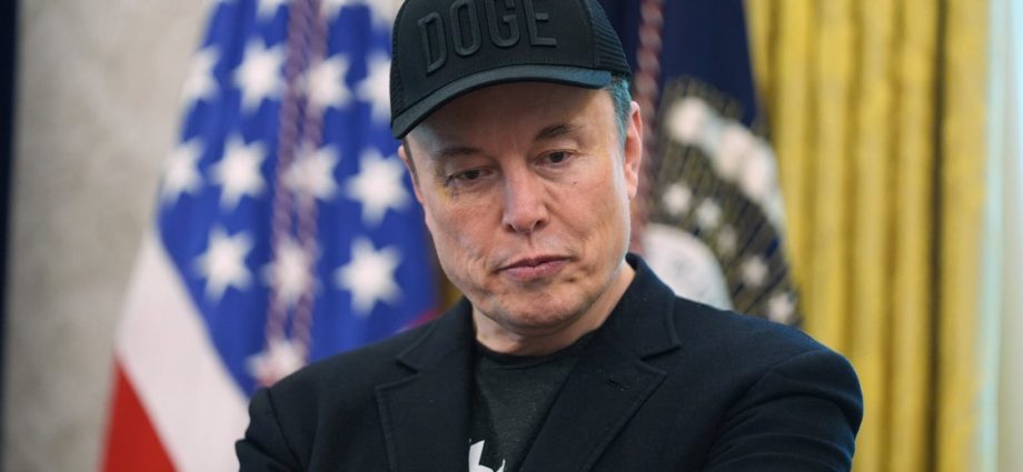 elon-musk’s grok ai-floods-x-with-sexualized-photos-of-women-and-children