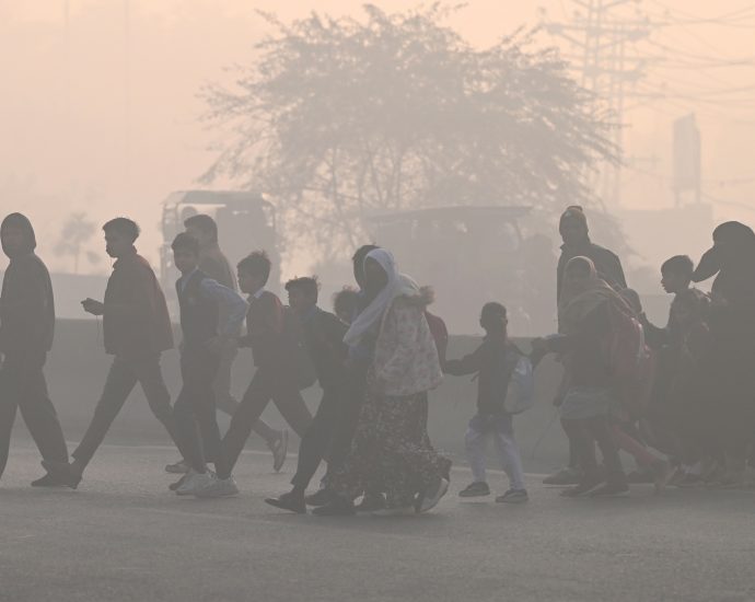 in-lahore’s-smog-season,-this-gen-z-doctor-is-centering-climate-change