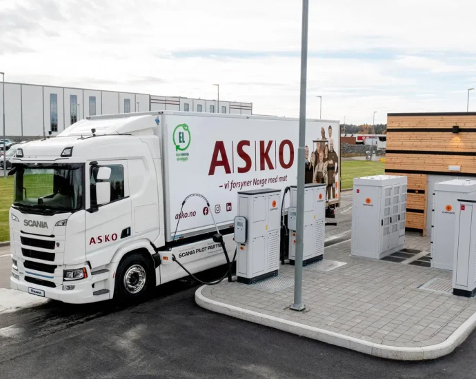 kempower-deploys-mcs-electric-truck-charging-in-scandinavia-and-california