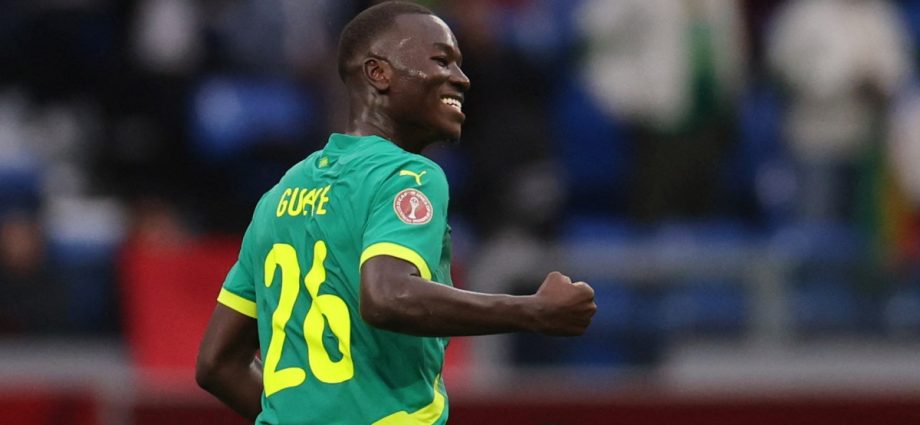 senegal-beat-sudan-to-reach-afcon-quarterfinals-as-pape-gueye-grabs-brace