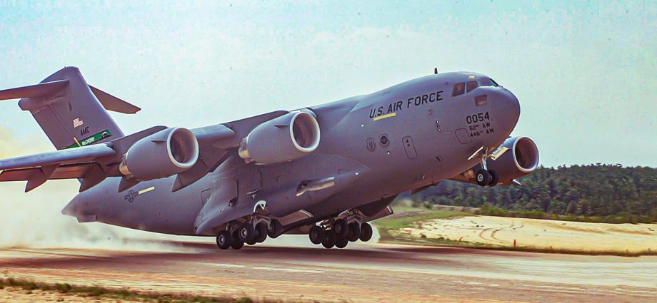 the-aircraft-set-to-replace-the-iconic-c‑17-globemaster-in-us-air-force-service