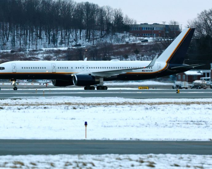 live:-venezuela’s-maduro-arrives-in-new-york-after-‘capture’