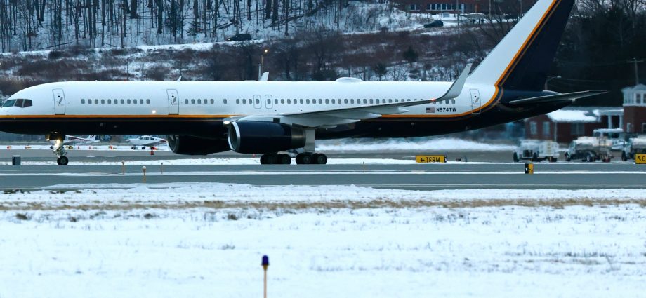 live:-venezuela’s-maduro-arrives-in-new-york-after-‘capture’