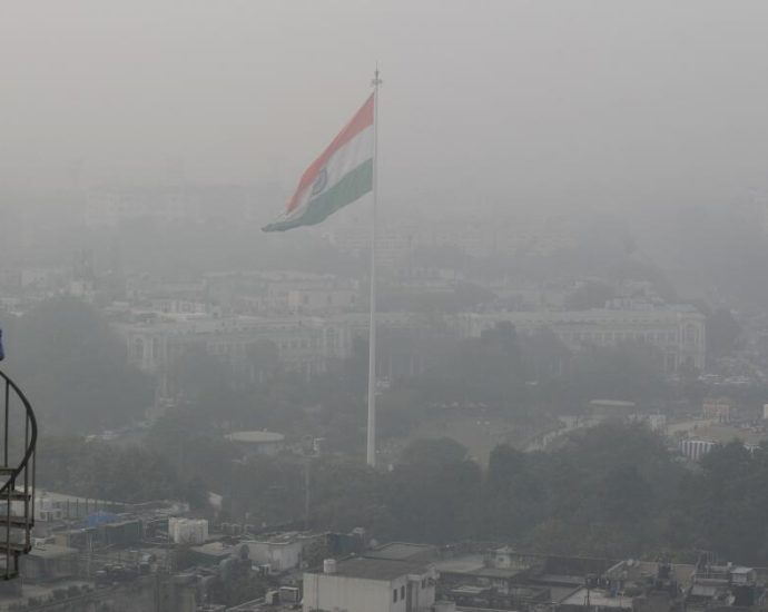 delhi’s-worst-air-in-years-fuels-anger