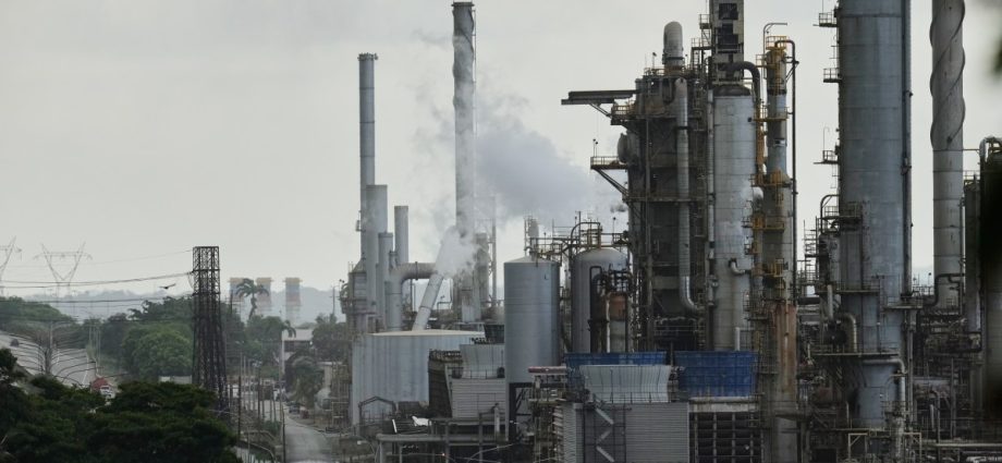 the-traitor’s-bid-to-commandeer-venezuela’s-oil-sector-faces-hurdles,-experts-say