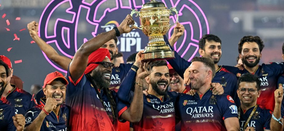 bangladesh-bans-ipl-broadcast-amid-growing-tensions-with-india