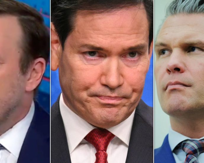sen.-chris-murphy:-pete-hegseth,-marco-rubio-‘literally-lied-to-our-face’-before-venezuela-takeover