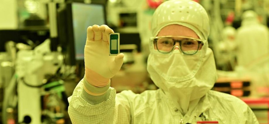 intel-unleashes-panther-lake-cpus,-first-built-on-18a-process