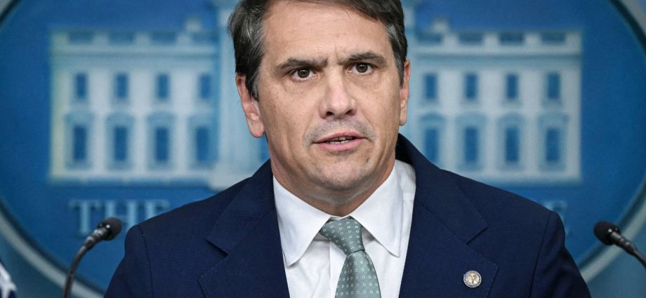 ‘within-the-law’:-deputy-attorney-general-defends-legality-of-maduro-arrest