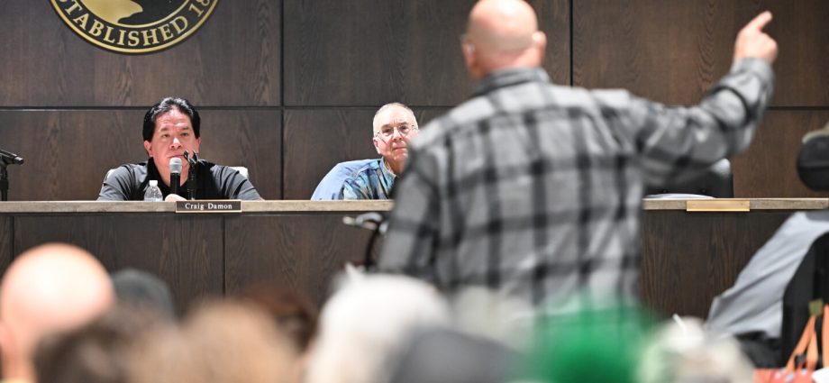 Tech companies increasingly defeated by communities opposed to data centers