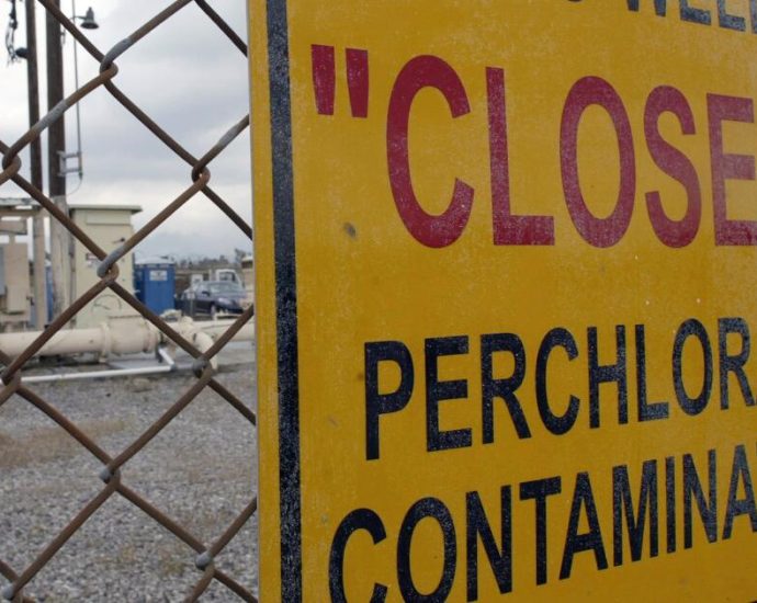 epa-says-it-will-propose-drinking-water-limit-for-perchlorate,-but-only-because-court-ordered-it