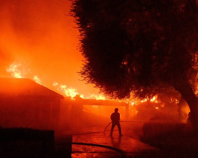 ‘everything-i-knew-burned-down-around-me’:-a-journalist-looks-back-on-la’s-fires
