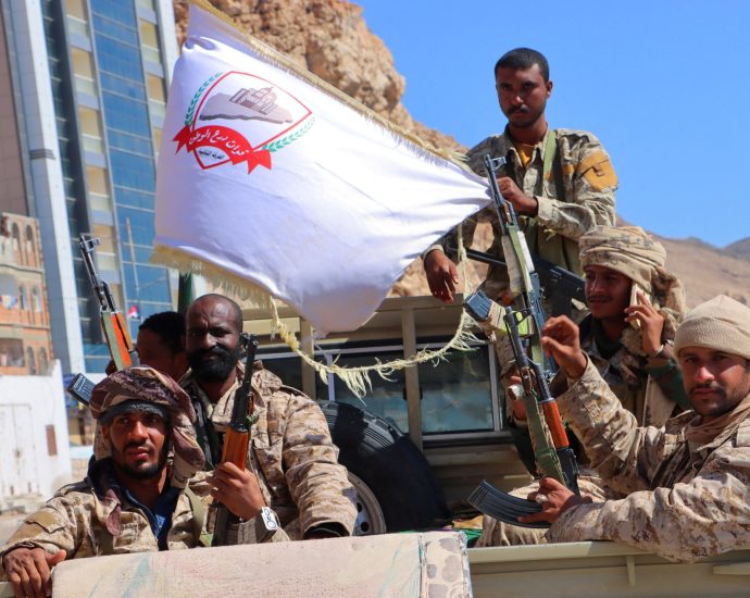 yemeni-separatists-to-attend-saudi-talks-after-losing-key-southern-sites