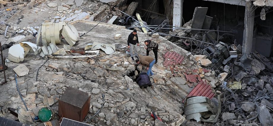 israeli-air-strikes-hit-lebanon-with-damage-in-the-south-and-east