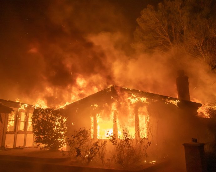 after-devastating-la-fires,-california-is-drafting-nation’s-toughest-rules-for-homes