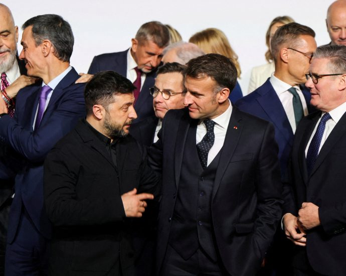 macron,-starmer,-zelenskyy-sign-ukraine-troop-deployment-pact