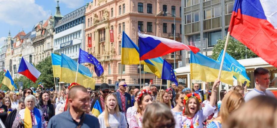 anti-ukraine-speech-backfires:-czech-donations-to-weapons-fund-spike-after-parliament-speaker’s-address