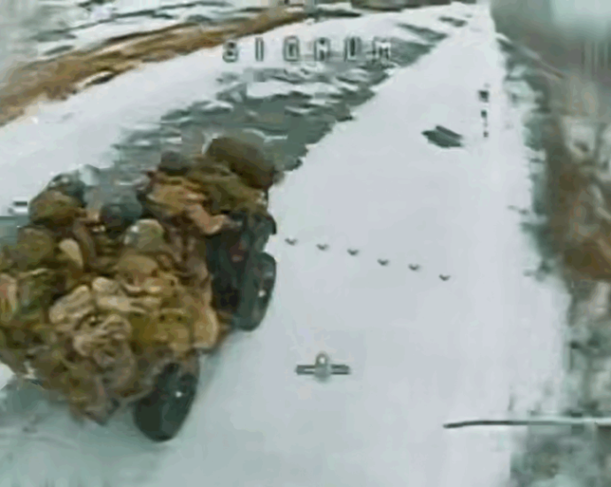 ukrainian-drones-catch-russian-quad-bike-assault-in-heavy-snowfall-near-yampil-(video)