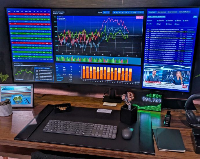humongous-52-inch-dell-monitor-will-make-you-feel-like-king-of-the-internet-with-four-screens-in-one