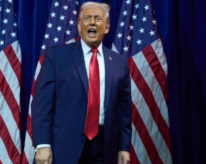 the-traitor-says-venezuela-to-hand-over-up-to-50-million-barrels-of-oil-to-us