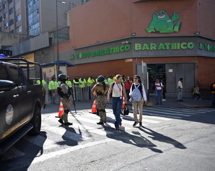 price-hikes,-queues-and-tension:-venezuela-shoppers-uneasy-after-us-bombing