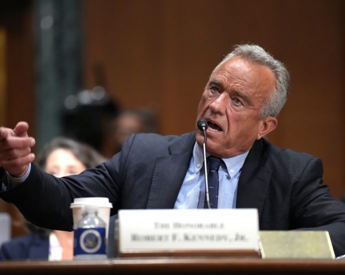 “meant-to-confuse”:-public-health-advocates-slam-rfk-jr.’s-vaccine-schedule-changes