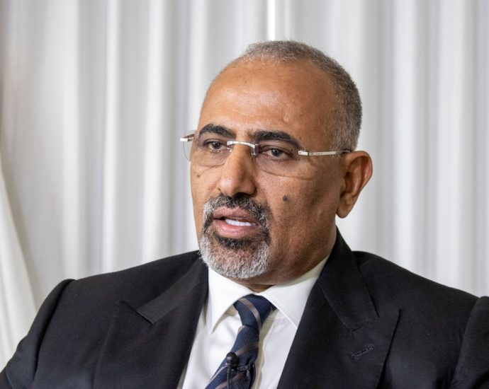live:-yemen’s-stc-leader-al-zubaidi-dismissed-after-‘fleeing’-overnight