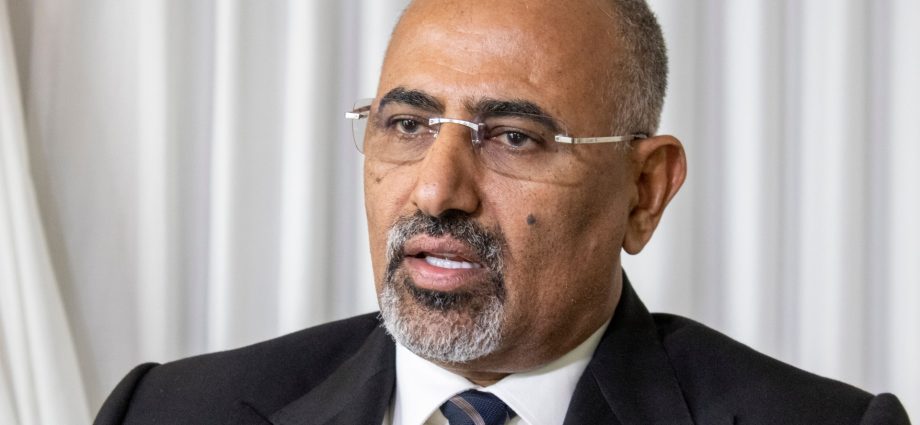 live:-yemen’s-stc-leader-al-zubaidi-dismissed-after-‘fleeing’-overnight