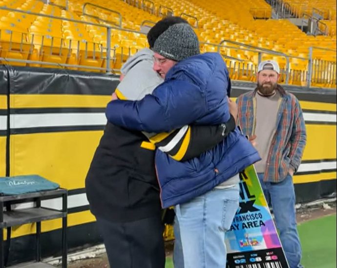 steelers-give-super-bowl-tickets-to-food-bank-founder