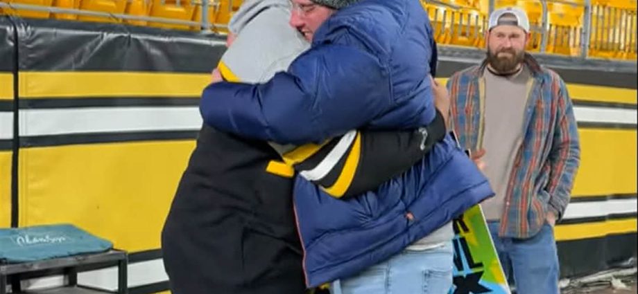 steelers-give-super-bowl-tickets-to-food-bank-founder