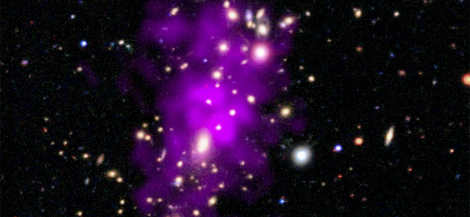 Celebrate the New Year With This Cosmic Champagne Cluster