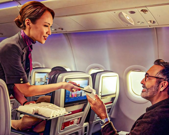 what-are-the-benefits-of-flying-premium-economy?