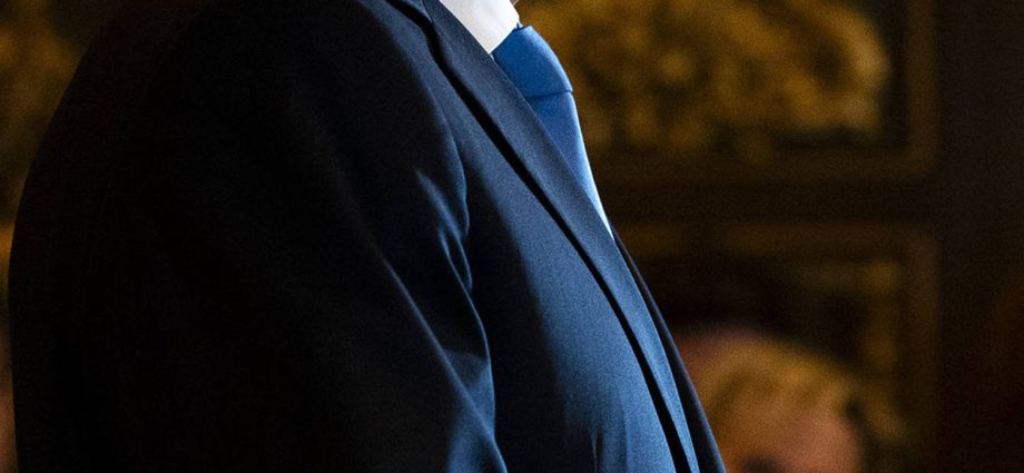 gov.-tim-walz-comments-on-ice-involved-shooting