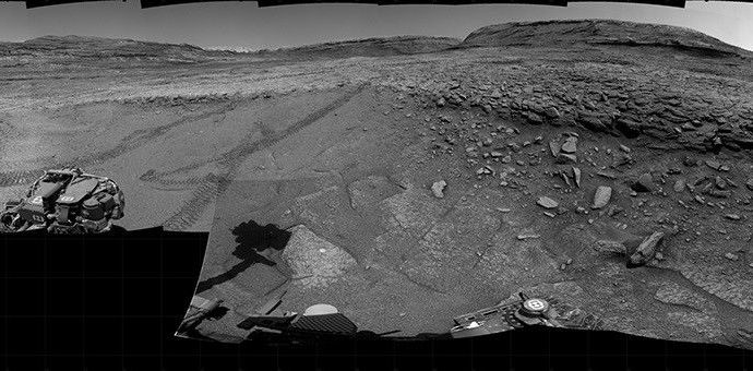 sol-4690:-right-navigation-camera,-cylindrical-projection