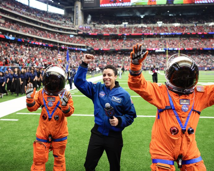 nasa-celebrates-artemis-ii-during-houston-texans-space-city-day 