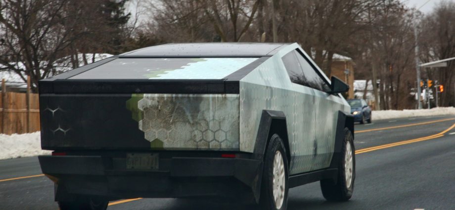 Tesla Loses Its EV Crown to BYD as Sales Keep Dropping