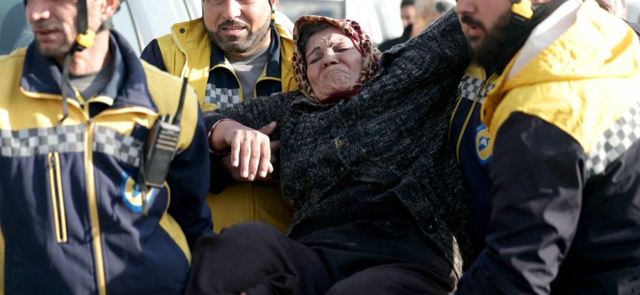 civilians-flee-northern-aleppo-as-sdf,-military-escalate-fighting