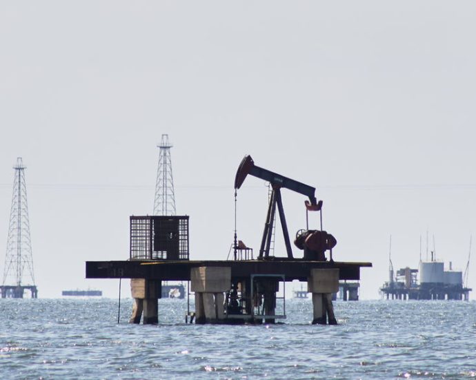 why-houston-oil-majors-are-hesitant-to-go-all-in-on-venezuela