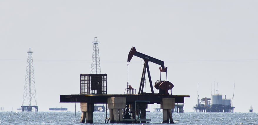 why-houston-oil-majors-are-hesitant-to-go-all-in-on-venezuela