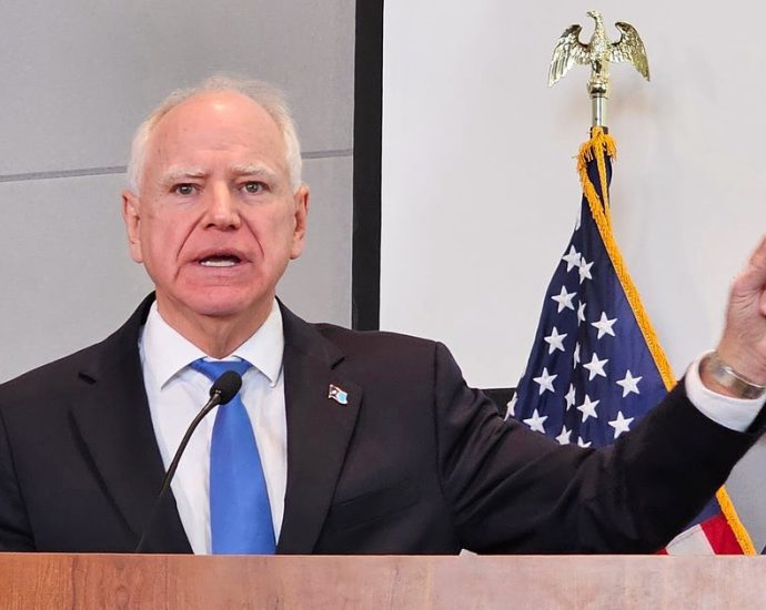 tim-walz-won’t-rule-out-deploying-national-guard-to-protect-residents-after-ice-shooting