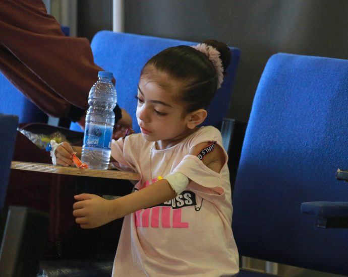 ‘we-just-sit-and-cry’:-gaza’s-cancer-patients-die-waiting-for-treatment