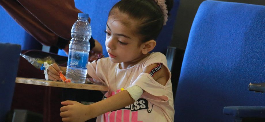 ‘we-just-sit-and-cry’:-gaza’s-cancer-patients-die-waiting-for-treatment