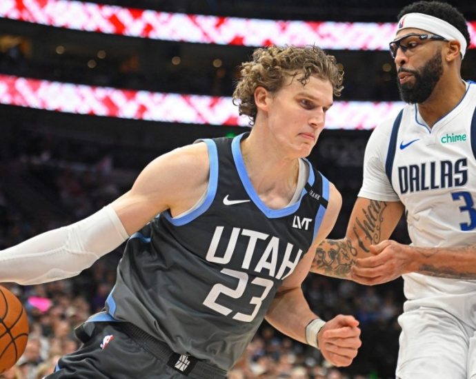 jazz-close-out-mavericks-to-end-5-game-losing-streak;-pacers-beat-hornets