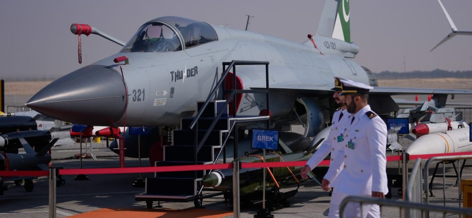 why-is-pakistan-selling-its-jf-17-fighter-jets-to-bangladesh-and-others?