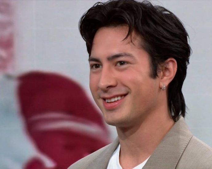 hudson-williams-on-filming-heated-rivalry’s-sex-scenes:-‘i-didn’t-want-to-make-anyone-uncomfortable’