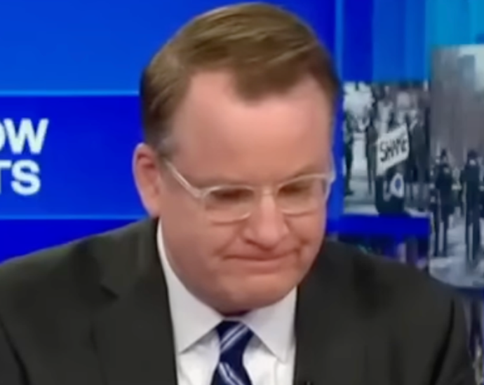 ms-now-contributor-breaks-down-over-ice-shooting-in-emotional-live-tv-moment