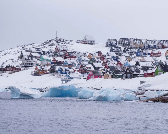 greenland-should-‘take-the-lead’-in-talks-with-us,-foreign-minister-says