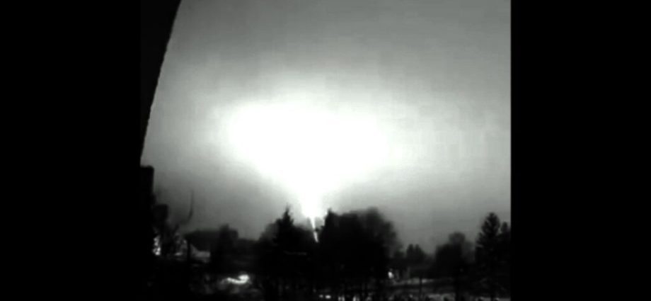 “choice-of-target-was-deliberate”:-russian-nuclear-capable-oreshnik-destroys-collection-of-lenin’s-works-in-lviv-oblast,-says-expert