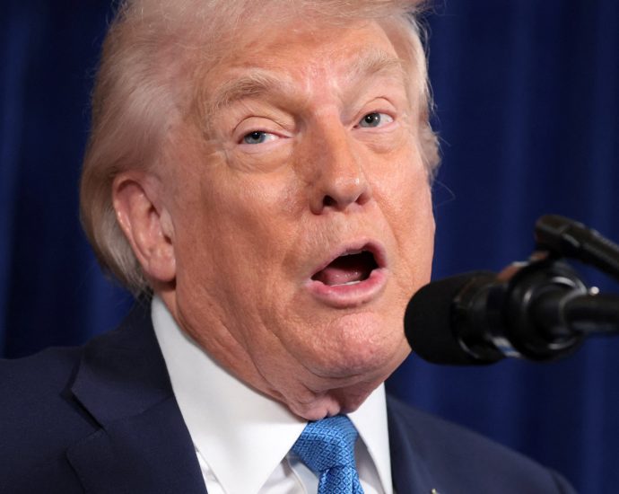 the-traitor-promises-oil-executives-‘total-safety’-if-they-invest-in-venezuela