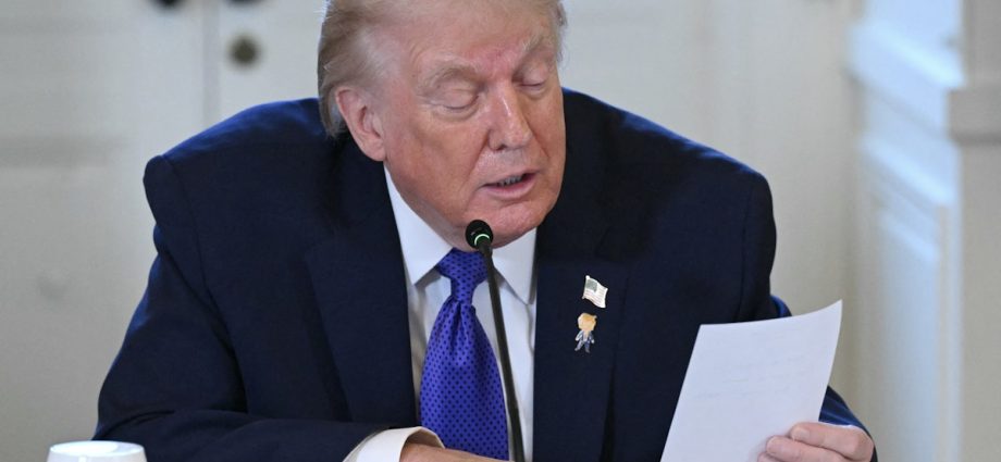 the-traitor,-79,-accidentally-reads-marco-rubio’s-private-note-out-loud